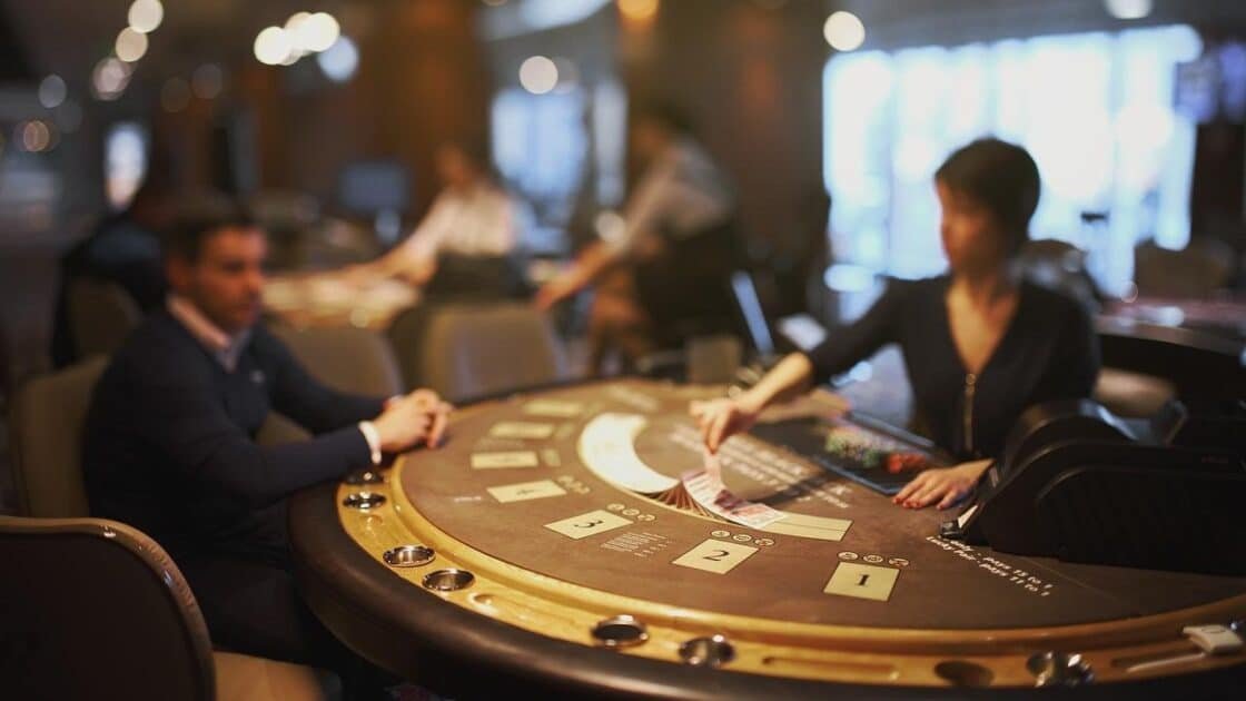 Croupier lön 2025: 32 700 kr i snitt 
